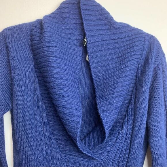 Solid Blue Chunky Cable Knit Shawl Collar Sweater size M Long Sleeve with pocket - Picture 8 of 11